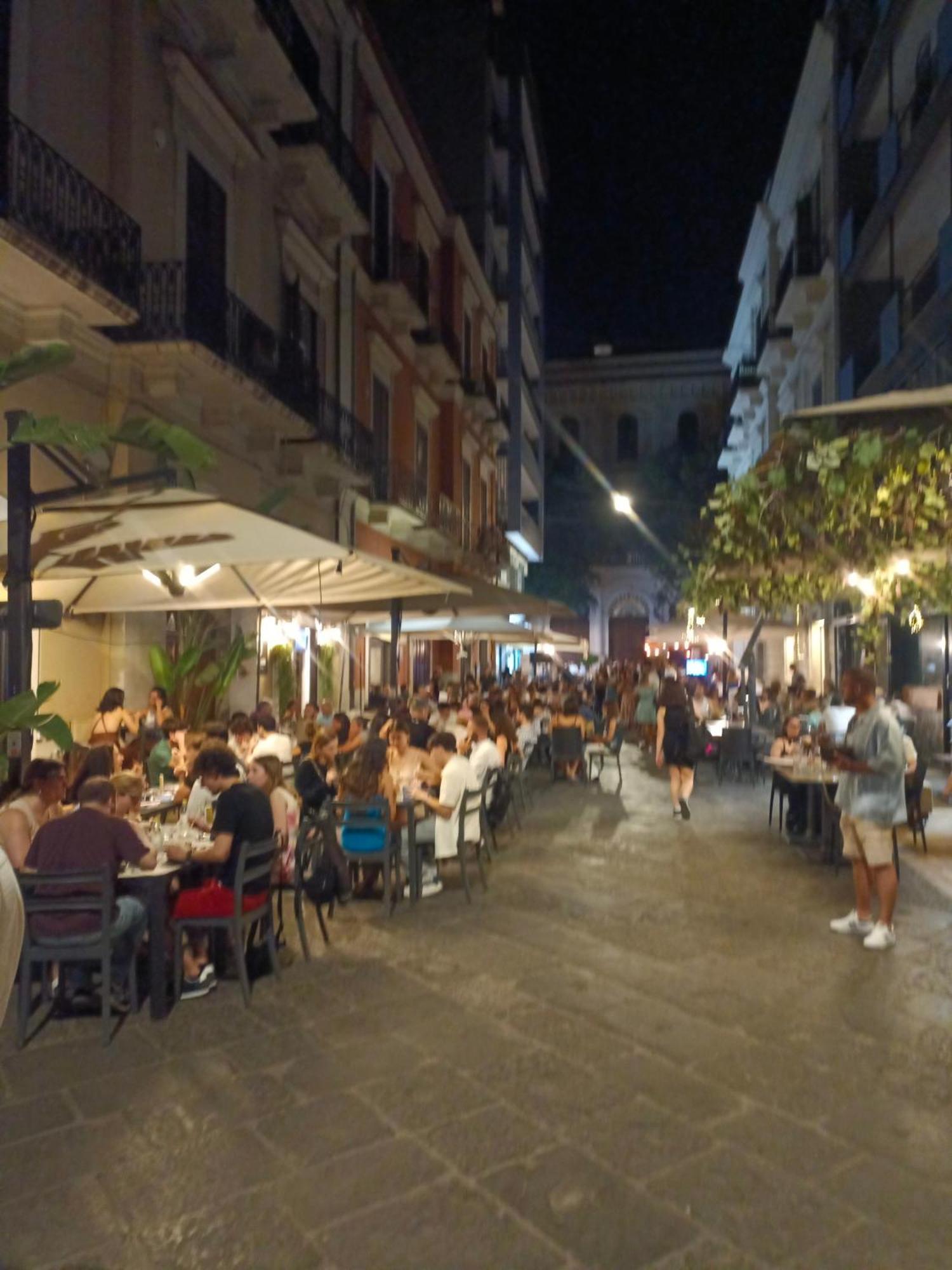 Suite Vecchia Dante Bari Exteriér fotografie